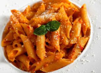 Pasta con crema di peperoni