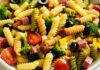 Pasta fredda tricolore con salame e verdure RicettaSprint