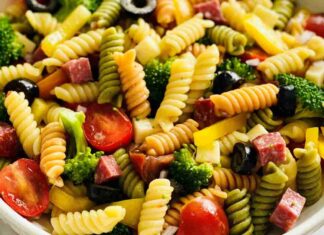 Pasta fredda tricolore con salame e verdure RicettaSprint