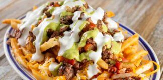 Patatine fritte con carne e salsa RicettaSprint