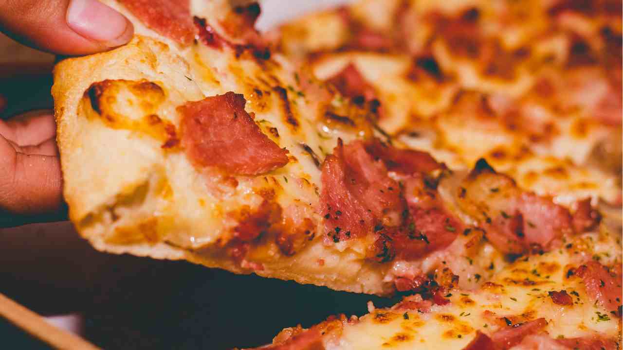 Pizza padella croccante RicettaSprint