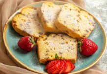 Ho cambiato cibo per la colazione: l’ho faccio oggi me lo porto sempre pronto per qualche giorno, fantastico! Plumcake morbido con mascarpone e fragole