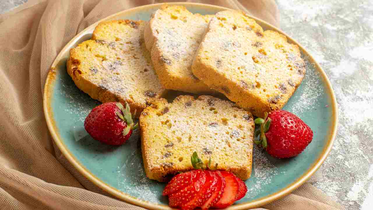 Plumcake morbido con mascarpone e fragole