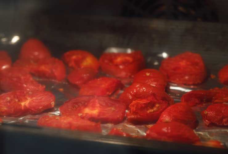 Pomodori al forno per cena - RicettaSprint