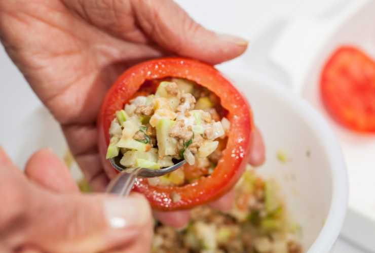 Pomodori ripieni per cena - RicettaSprint