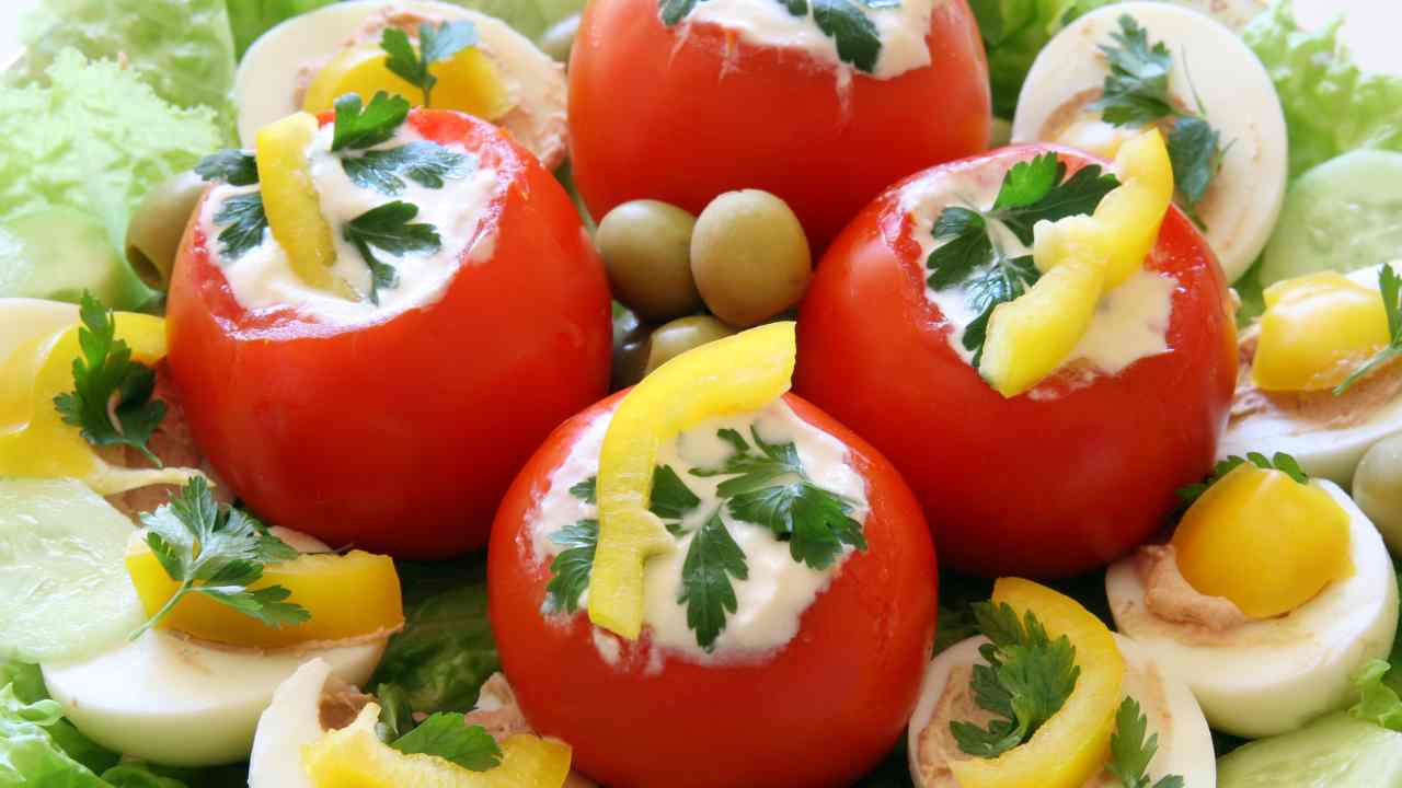 Pomodori ripieni ricotta e uova RicettaSprint