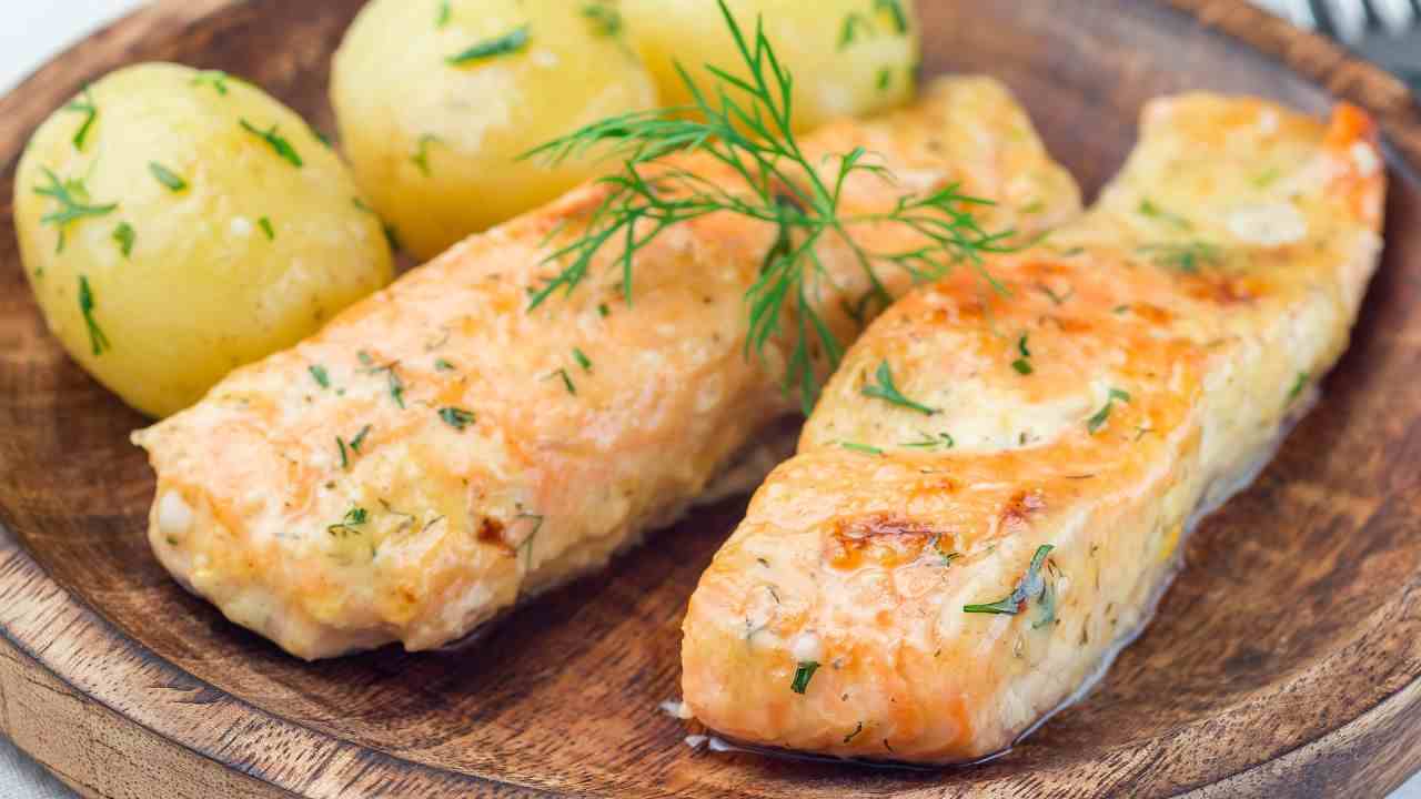 Salmone in padella saporito