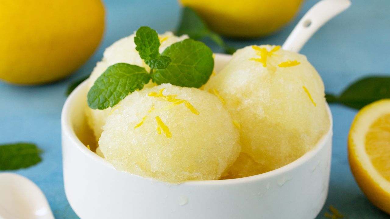 Sorbetto al limone senza gelatiera