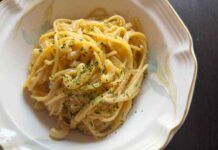 Spaghetti aglio e limone freschi, velocissimi e leggeri da paura Spaghetti aglio e limone freschi
