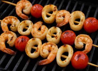 Spiedini calamari e pomodorini