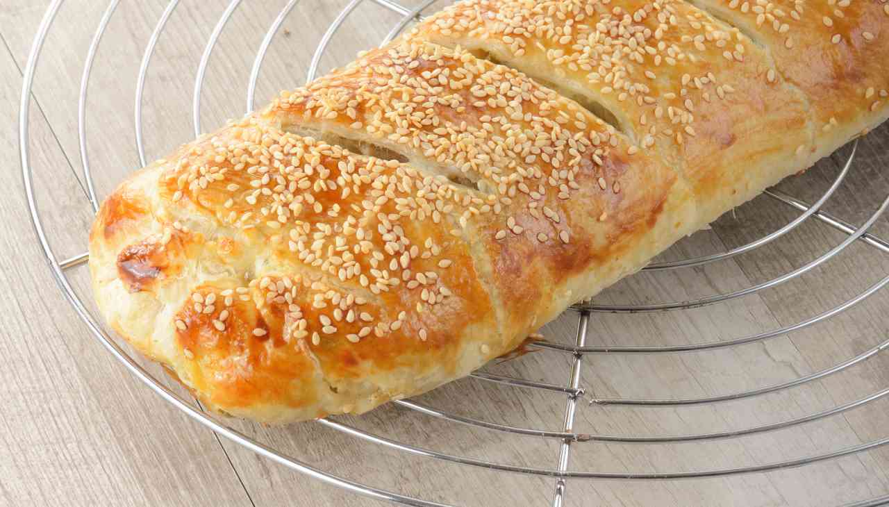 Strudel salato con pesce e verdure
