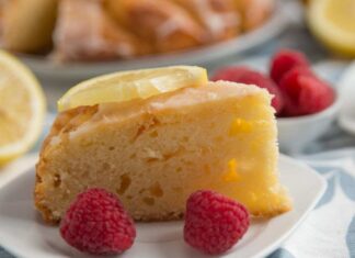 Torta all'acqua e limone senza uova e burro