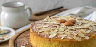 Torta con avena e mandorle
