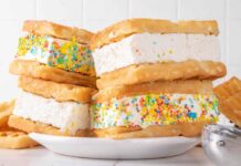 La prima volta li ho improvvisati, ora me li chiedono anche a colazione: waffle gelato i miei dolci furbi dell’estate Waffle gelato