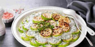Zucchine marinate con yogurt e menta