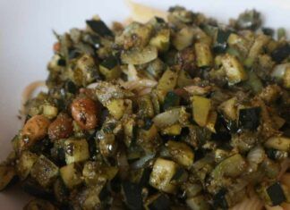Zucchine melanzane e mandorle condimento per pasta RicettaSprint