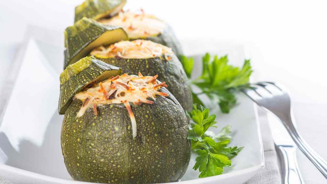 Zucchine tonde ripiene al tonno