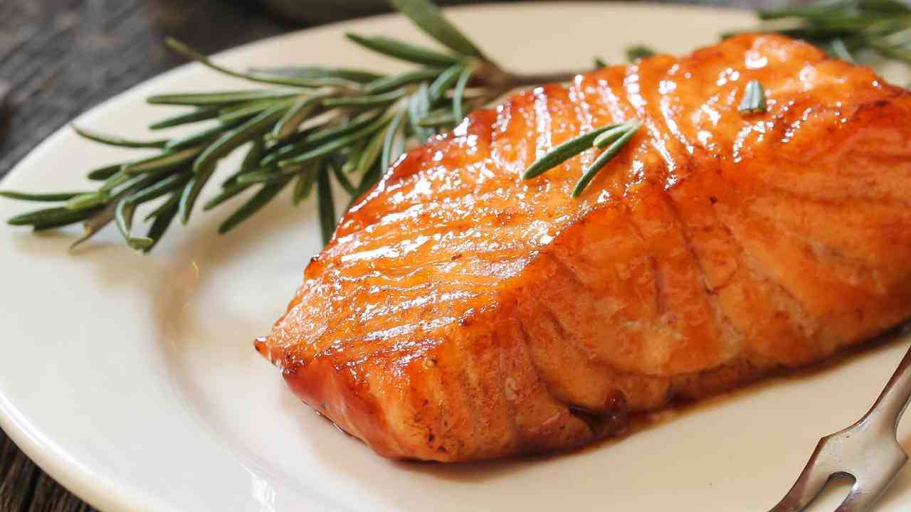 salmone in padella burro e rosmarino ricettasprint