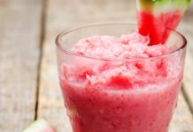 Più rinfrescante del limone e pure più buono del gelato, questo sorbetto si fa senza latte e uova: solo 3 ingredienti e va bene pure a dieta sorbetto 3 ingredienti senza latte e uova ricettasprint