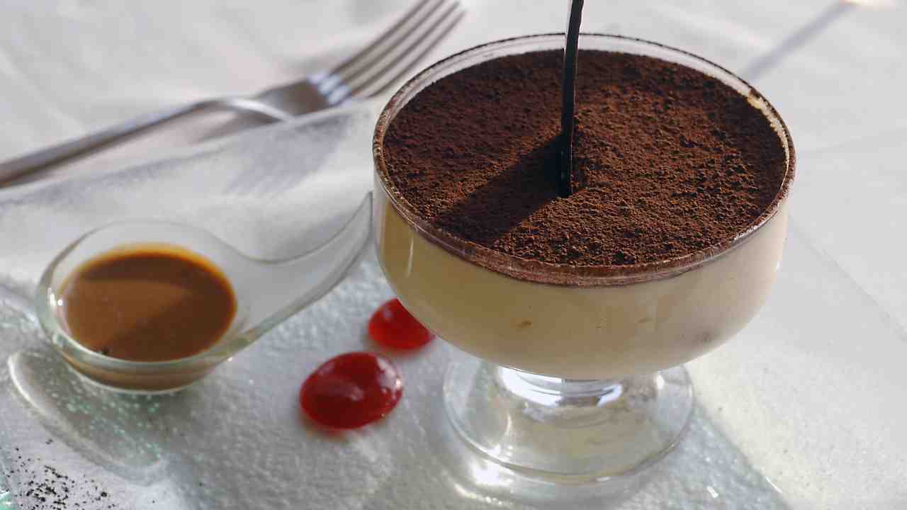 Bianco mangiare riso al latte - RicettaSprint