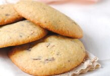 Ma quale matterello e formine: questa frolla cambia tutto, i biscotti si fanno col cucchiaio e sono favolosi Biscotti al cucchiaio