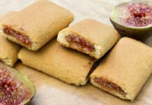 Biscotti con confettura di fichi non seguo la classica ricetta, questa è light e zero sbatti, 10 minuti di orologio e sono pronti Biscotti con confettura di fichi - Ricettasprint.it