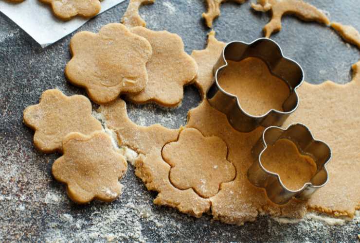 Biscotti sempre friabili ricetta - RicettaSprint