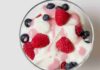 Budino fit con salsa di lamponi