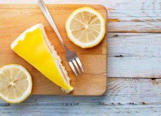 Cheesecake con formaggio cremoso e limone