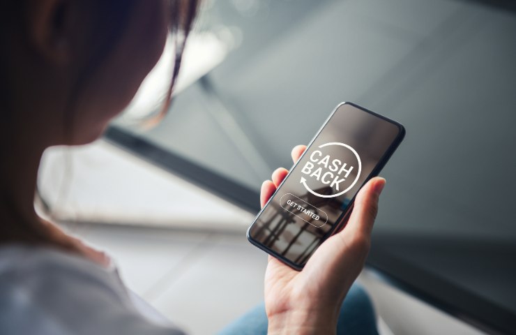 La scritta Cashback su uno smartphone