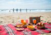 Un picnic per mangiare in spiaggia