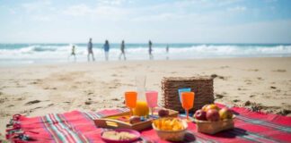 Un picnic per mangiare in spiaggia