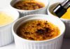 Crème brulée al caffè, il dessert che spacca la crosta e il cuore. Ti conquista al primo assaggio e non lo lasci più.