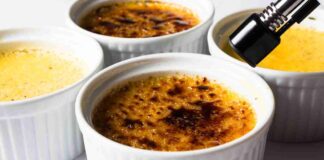 Crème brulée al caffè, il dessert che spacca la crosta e il cuore. Ti conquista al primo assaggio e non lo lasci più.