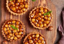 Crostatine segrete alla nocciola e caramello salato