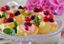 Dessert ai frutti di bosco e crema RicettaSprint