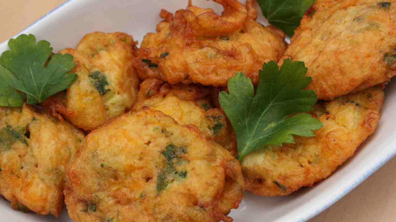 Frittelle salate di zucchina in pochi minuti - RicettaSprint