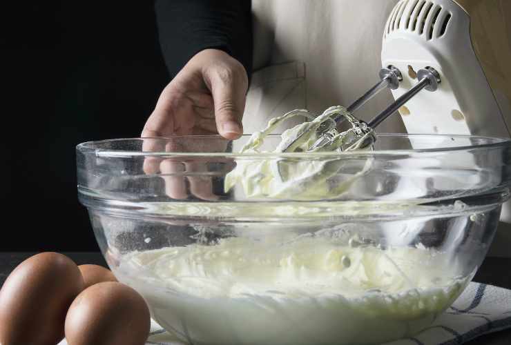 Gelato con gocce di cioccolato - RicettaSprint