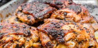 Il pollo lo metti a pezzi, il forno fa il resto. Il segreto è in questa marinatura che profuma di casa