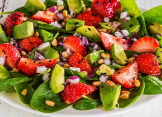 Insalata spinaci fragole avocado RicettaSprint