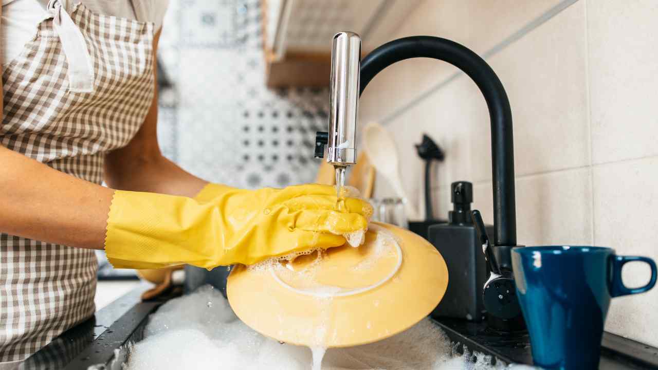 Lavare i piatti errori da non commettere - RicettaSprint