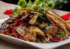 Melanzane con capperi e peperoncino