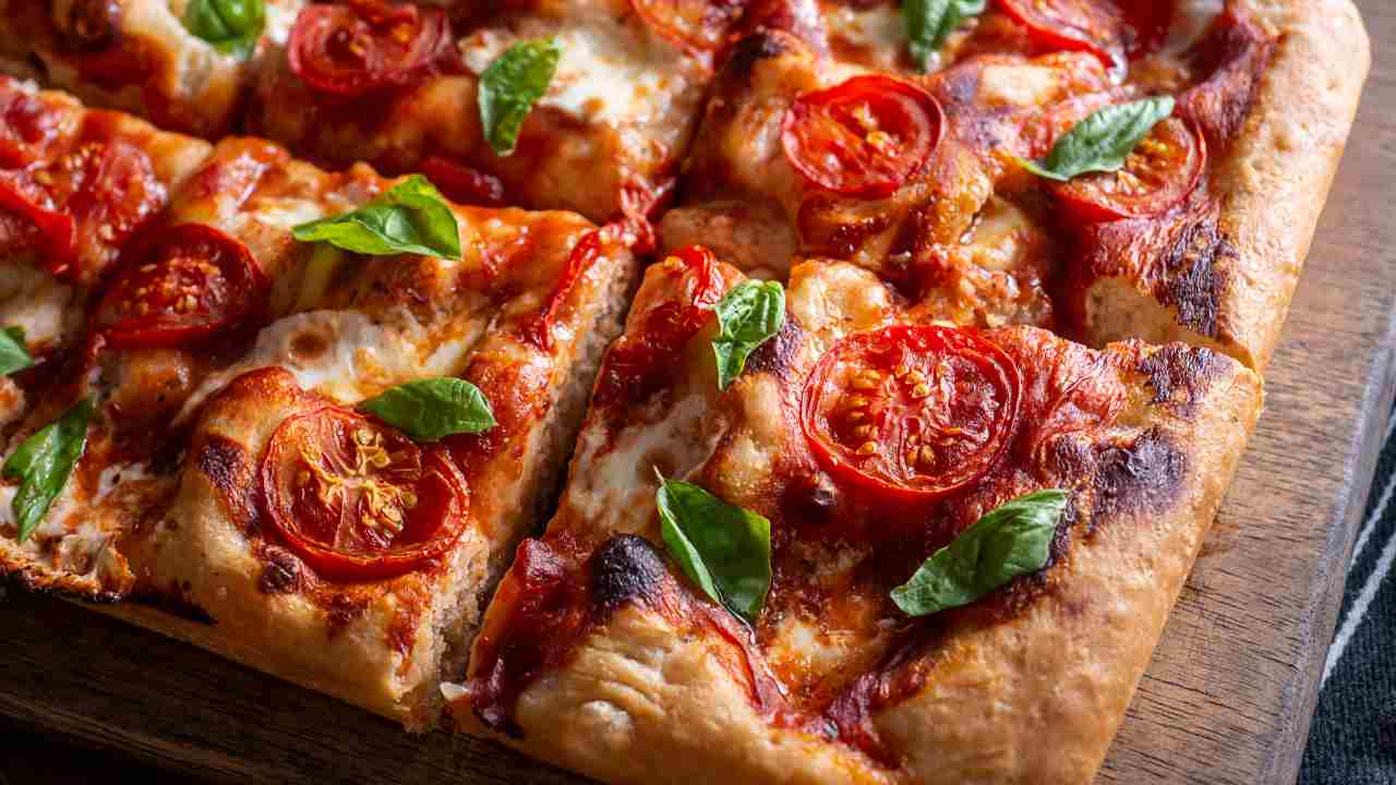 Non devi essere un fornaio per fare la pizza a Margherita, scrocchiarella, la ricetta di mia nonna è buonissima