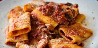 Paccheri al sugo e pepe RicettaSprint