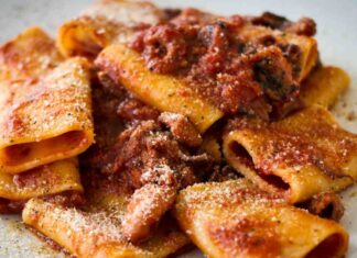 Paccheri al sugo e pepe RicettaSprint