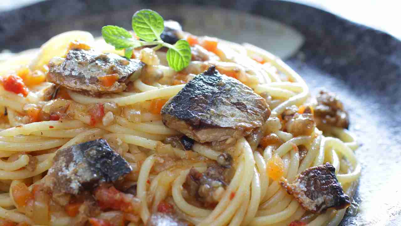 Pasta con le sarde alla siciliana - RicettaSprint
