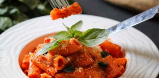 Pasta con pomodoro e tonno RicettaSprint
