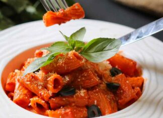 Pasta con pomodoro e tonno RicettaSprint