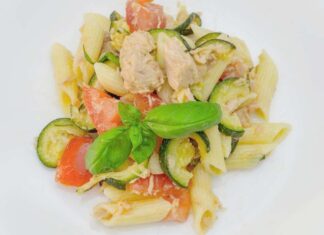 Pasta fredda con tonno zucchine