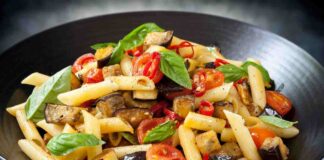 Pasta fredda melanzane pomodori RicettaSprint